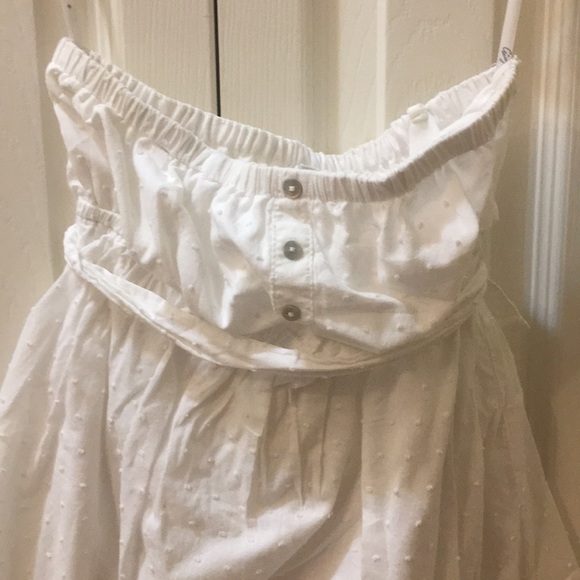 Frilly strapless top (also hooks for straps) - Picture 2 of 3